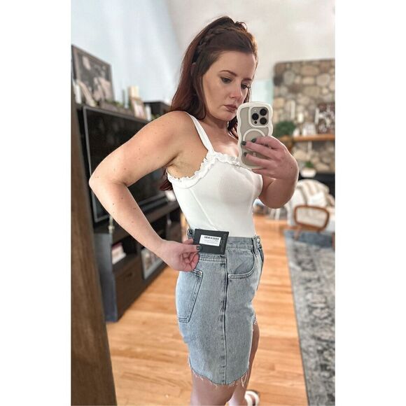 Pretty Little Thing Jean shorts NWT - Picture 7 of 12